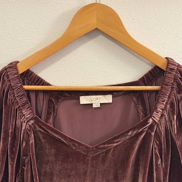 Ann Taylor LOFT Velvet Purple Puff Sleeve Fitted Blouse Small Whimsigoth - Picture 4 of 12